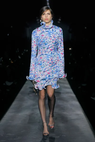 Look 27